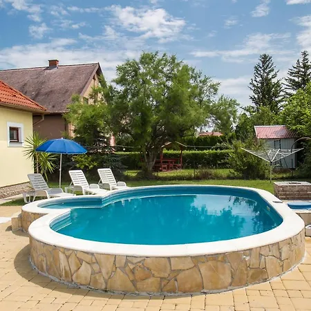 Familia Nyaralo 6a 펜션 *